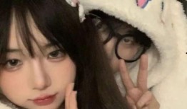 娱乐吃瓜酱情侣头像